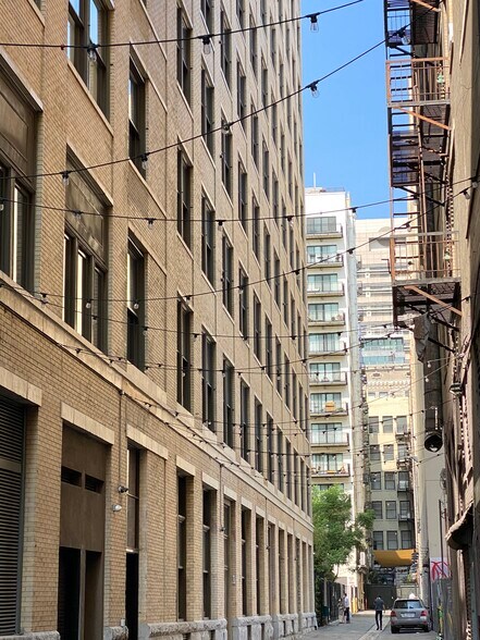 More Photos Of 460 S Spring St, Los Angeles Apartments For Lease