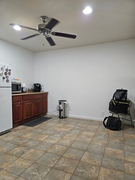 More Photos Of 1272 4th St, Los Banos Office For Lease