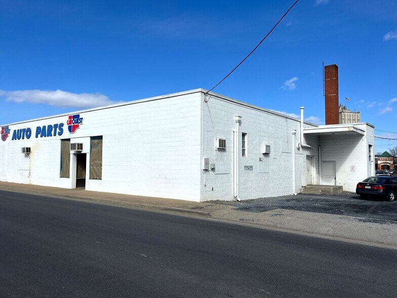 More Photos Of 60 E Rock St, Harrisonburg Light Distribution For Lease