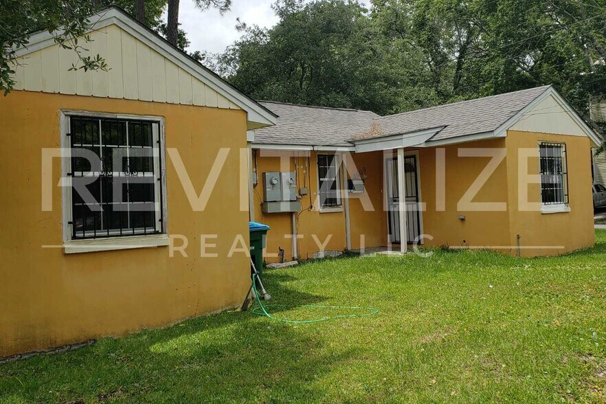 More Photos Of Downtown, Mobile Specialty For Sale