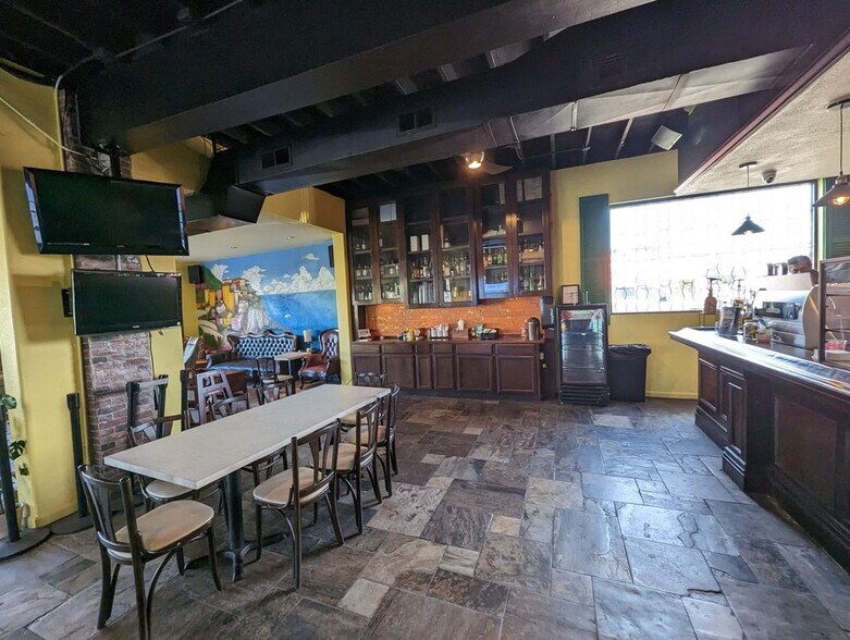 More Photos Of 3730 Washington Ave, Houston Freestanding For Sale