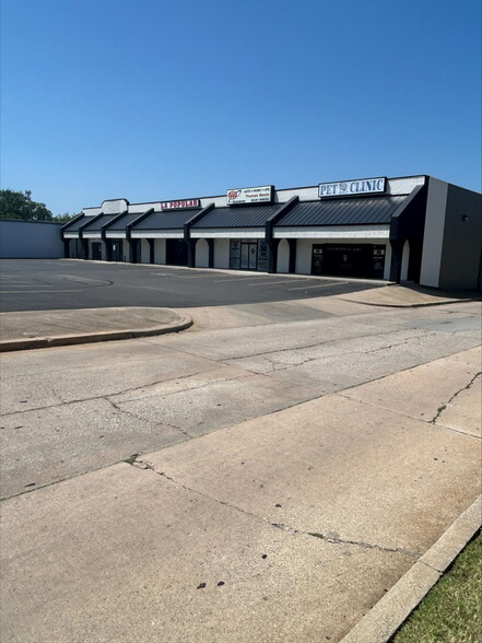 More Photos Of 8501-8507 S Western Ave, Oklahoma City General Retail For Lease