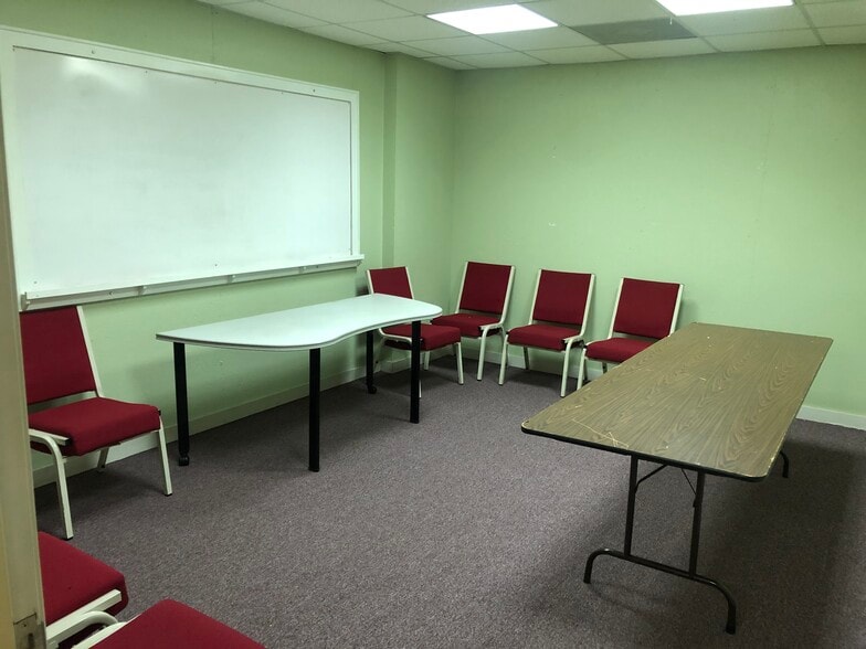 More Photos Of 787 Paden Dr, Lawrenceville Religious Facility For Lease