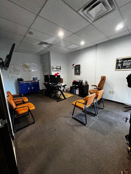 More Photos Of 3230 N Delaware St, Chandler Warehouse For Lease