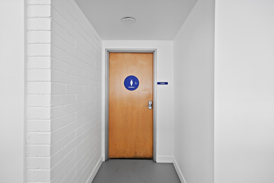 More Photos Of 2215 N Broadway, Santa Ana Medical For Sale