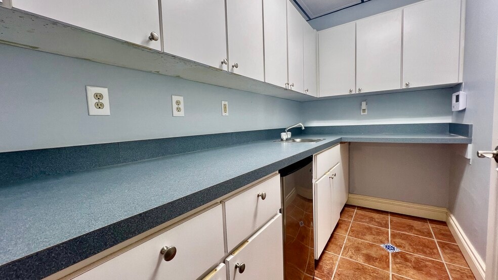 More Photos Of 330 Clematis St, West Palm Beach Storefront Retail Office For Sale