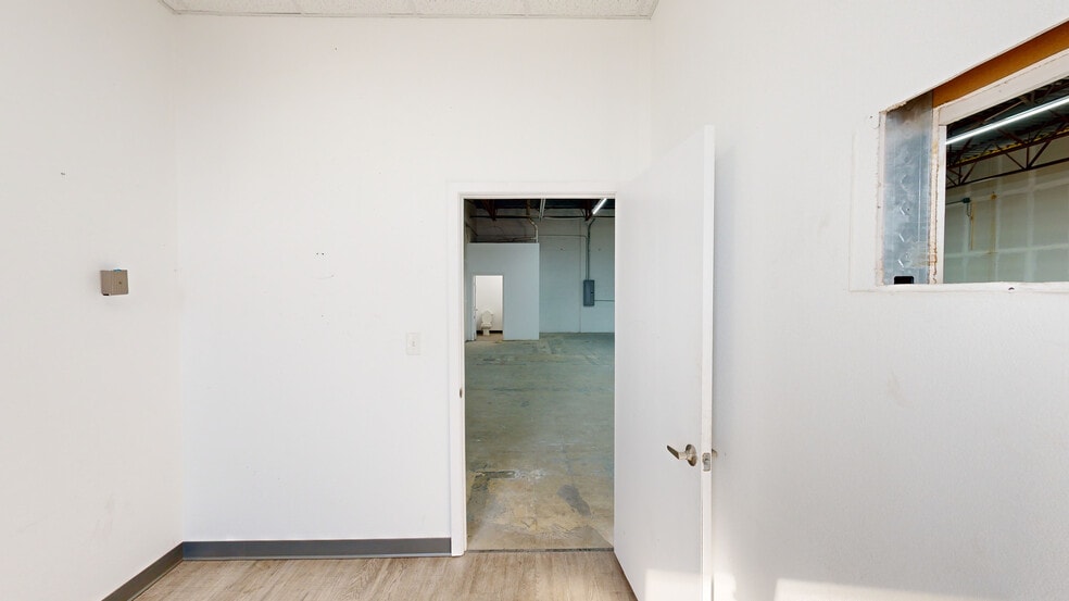 More Photos Of 2402-2404 Blue Smoke Ct, Fort Worth Unknown For Lease