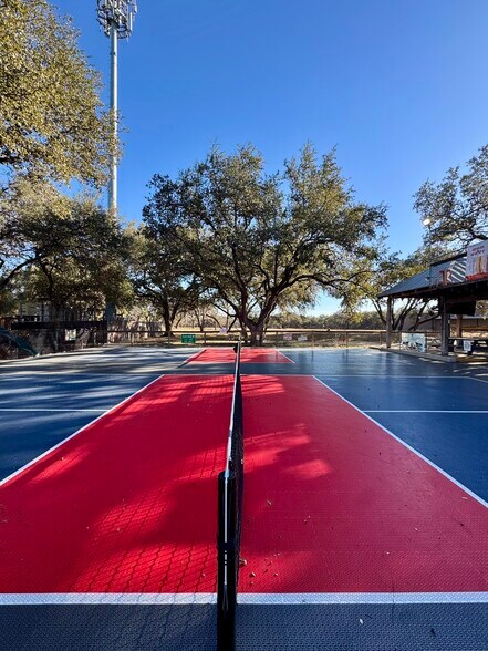 More Photos Of 13838 Jones Maltsberger Rd, San Antonio Restaurant For Sale