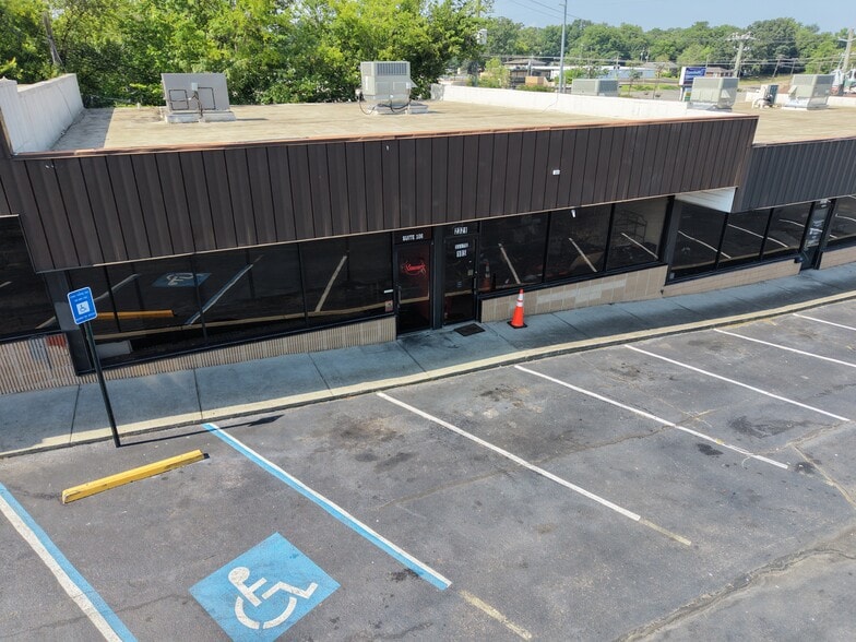 More Photos Of 2337-2375 1st St NE, Center Point Unknown For Lease