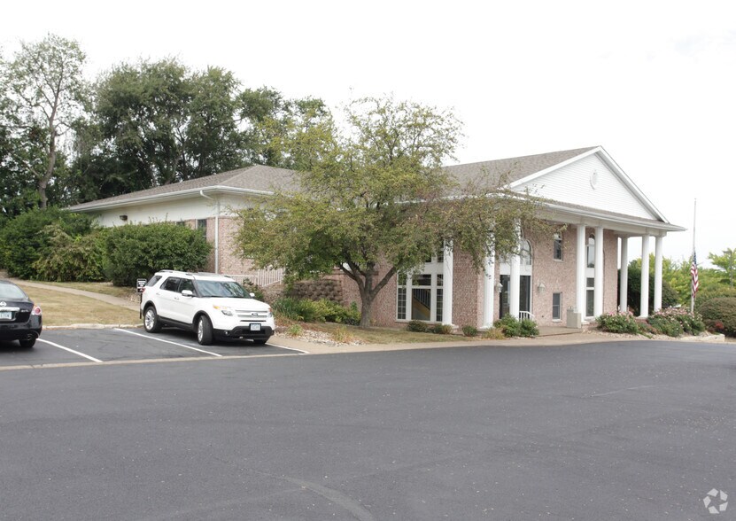 Primary Photo Of 2705 Happy Joe Dr, Bettendorf Office For Sale