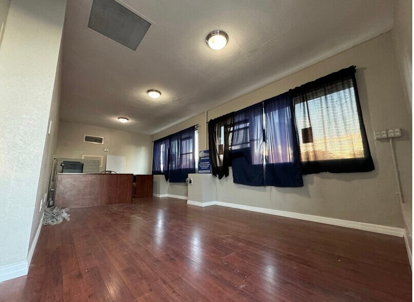 More Photos Of 531 N US Highway 17 92, Longwood Storefront Retail Office For Sale
