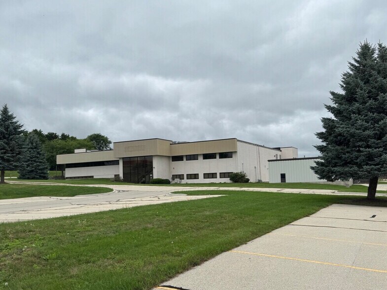 More Photos Of 2985 S Ridge Rd, Green Bay Medical For Lease