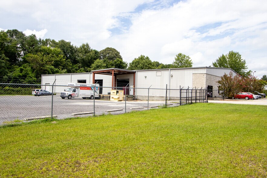 Primary Photo Of 120 Fontaine Ctr, Columbia Warehouse For Sale