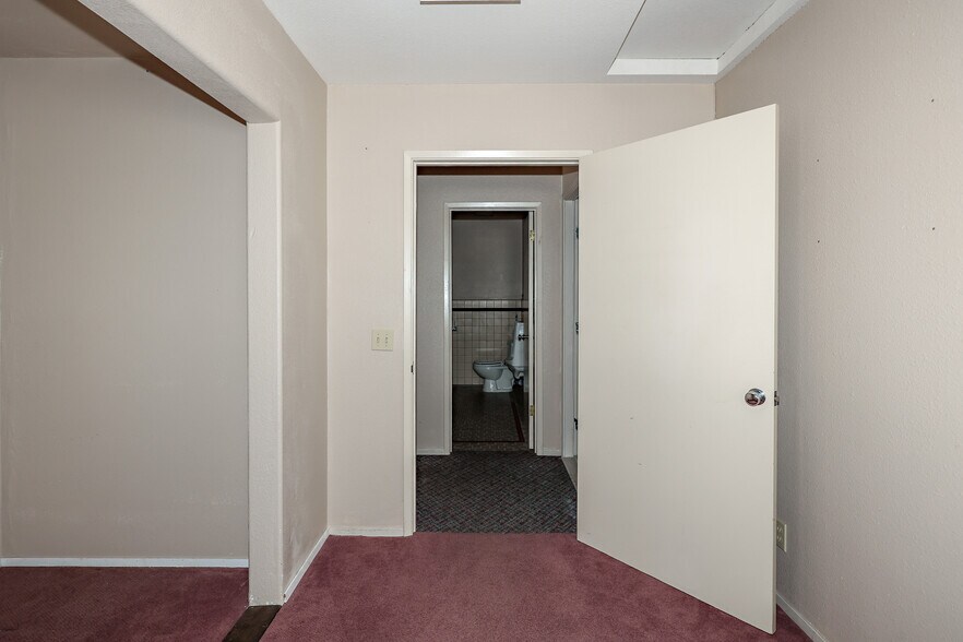More Photos Of 5320 State Highway 49, Mariposa Office Residential For Sale