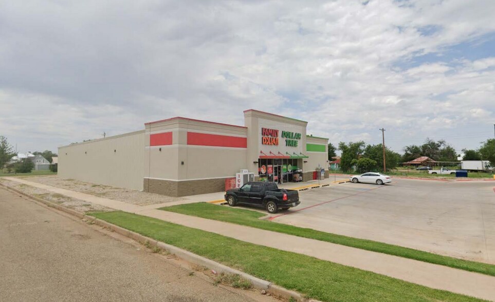 More Photos Of 202 W Hill St, Spur Freestanding For Lease