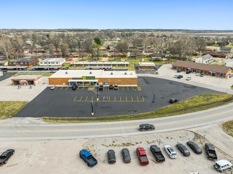 More Photos Of 10020 NW US Highway 24, Silver Lake General Retail For Sale
