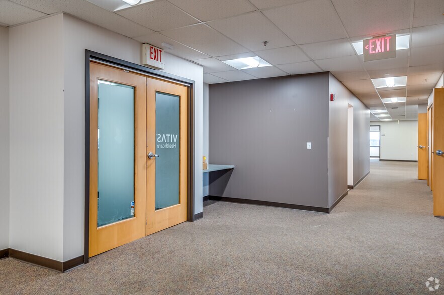 More Photos Of 2675 N Mayfair Rd, Wauwatosa Office For Lease