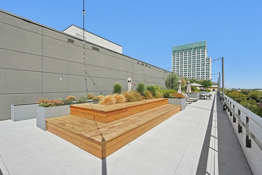 More Photos Of 1010 11th St, Sacramento Apartments For Lease
