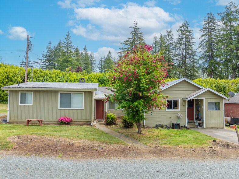 More Photos Of 498 W Central Blvd, Coquille Self Storage For Sale
