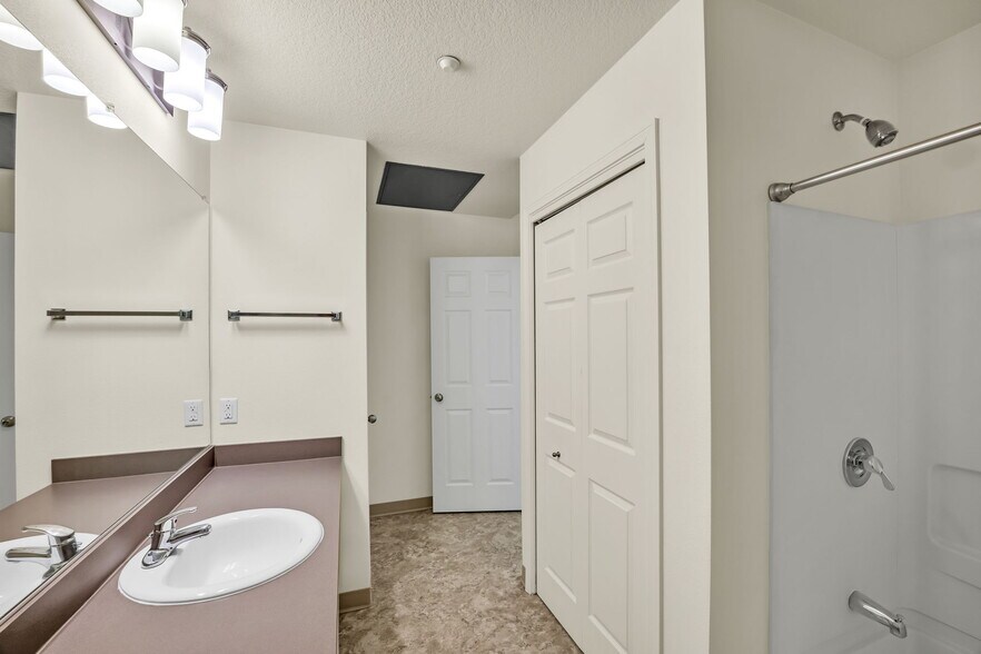 More Photos Of 2211 McKinney Ln, Lebanon Apartments For Sale