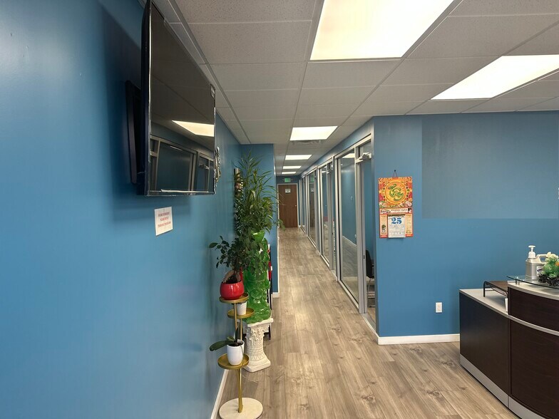 More Photos Of 457 Wadsworth Blvd, Lakewood Storefront For Lease