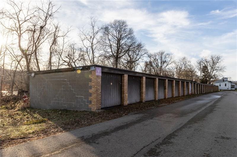 More Photos Of Grand Ave, Pittsburgh Self Storage For Sale