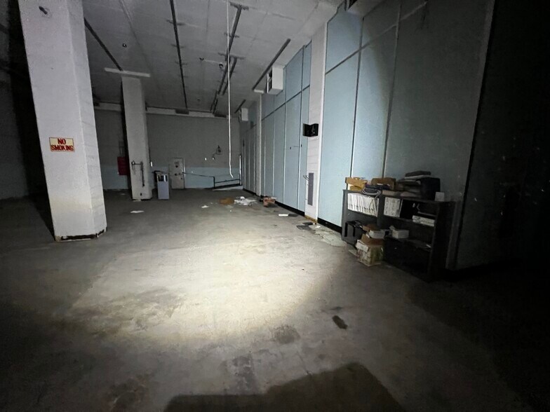 More Photos Of 19103 US-54, Encino Specialty For Sale