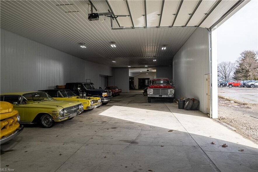 More Photos Of 15355 Old Lincoln Way, Dalton Light Manufacturing For Sale