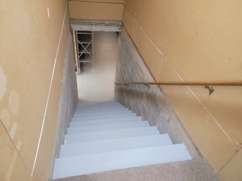 More Photos Of 115 W Upham St, Marshfield Flex For Sale