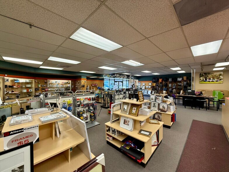 More Photos Of 547-589 N Main St, Layton Unknown For Lease