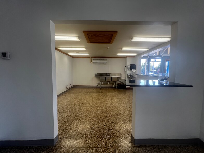 More Photos Of 3855 Lindell Blvd, Saint Louis Apartments For Lease