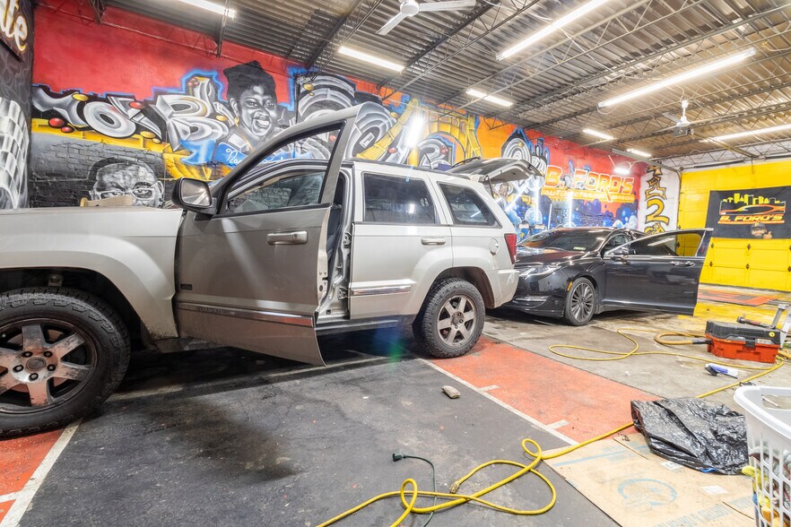 More Photos Of 454 W 8th Ave, West Homestead Light Distribution For Sale