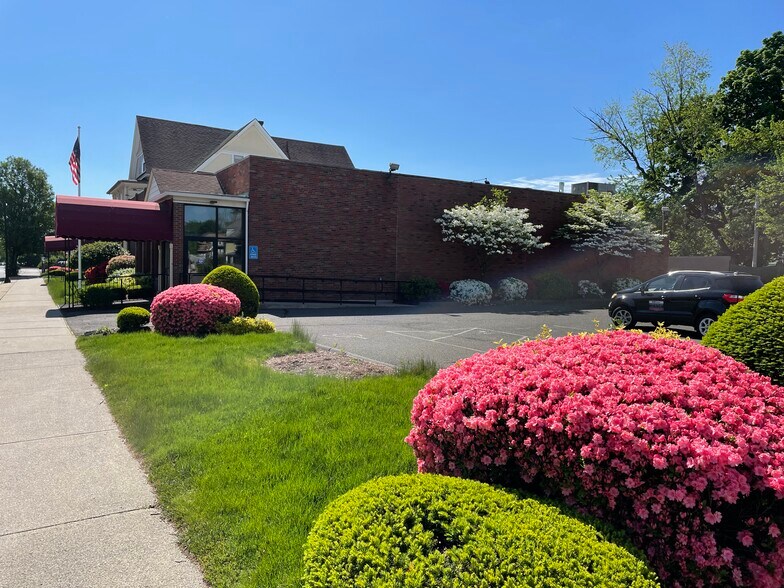 More Photos Of 494 Belmont Ave, Springfield Funeral Home For Sale