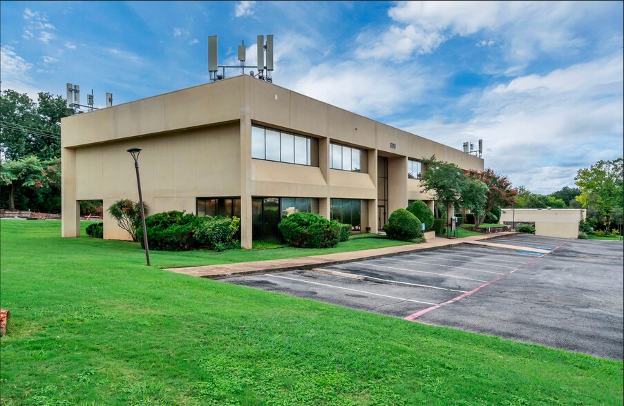 More Photos Of 803 Forest Ridge Dr, Bedford Unknown For Lease