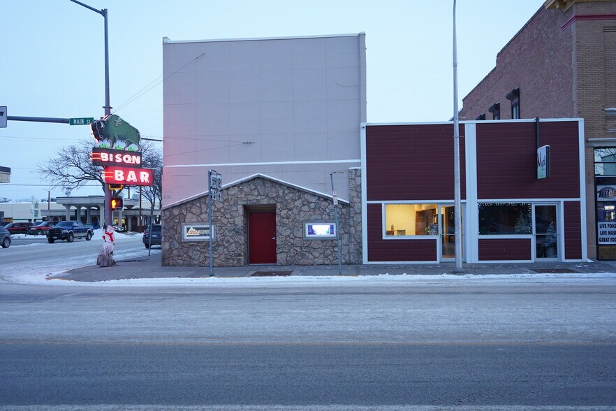 More Photos Of 616-618 Main St, Miles City Bar For Sale
