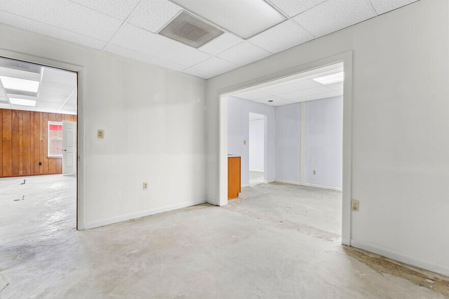 More Photos Of 45 W Dares Beach Rd, Prince Frederick Office For Lease