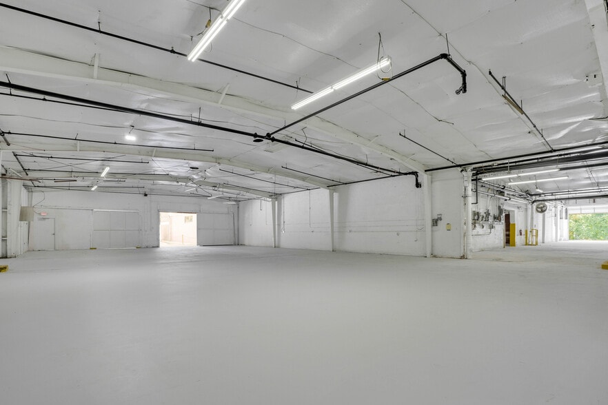 More Photos Of 1379 McDow Dr, Rock Hill Warehouse For Lease