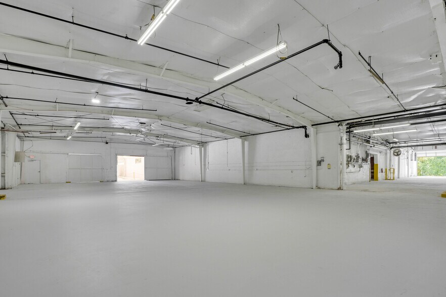 More Photos Of 1379 McDow Dr, Rock Hill Warehouse For Lease