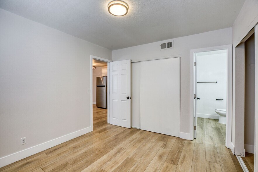 More Photos Of 317 S 9th St, Las Vegas Apartments For Sale