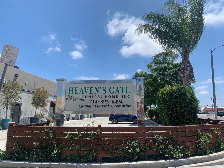 More Photos Of 8351 Katella Ave, Stanton Showroom For Sale