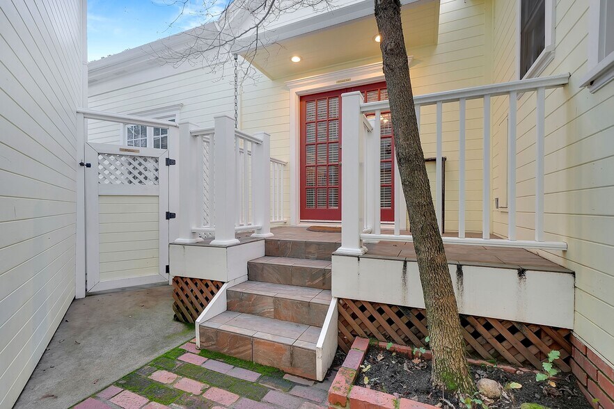 More Photos Of 77 Main St, Sutter Creek Hospitality For Sale