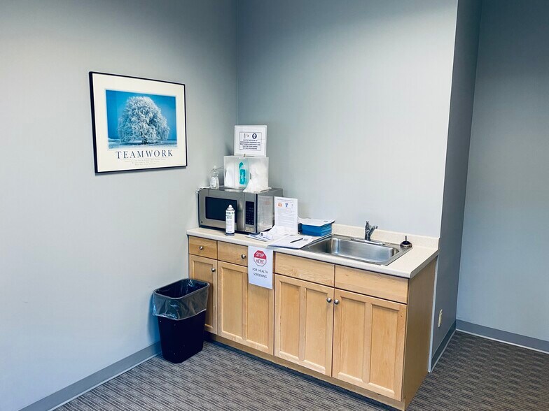 More Photos Of 590 Lancaster Ave, Malvern Light Distribution For Sale