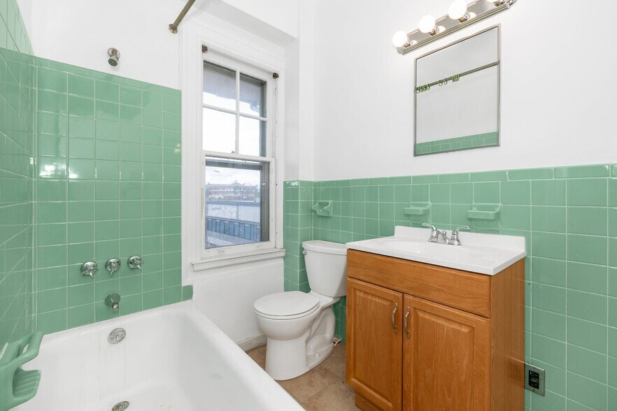 More Photos Of 1022 N Broadway, Yonkers Office For Lease