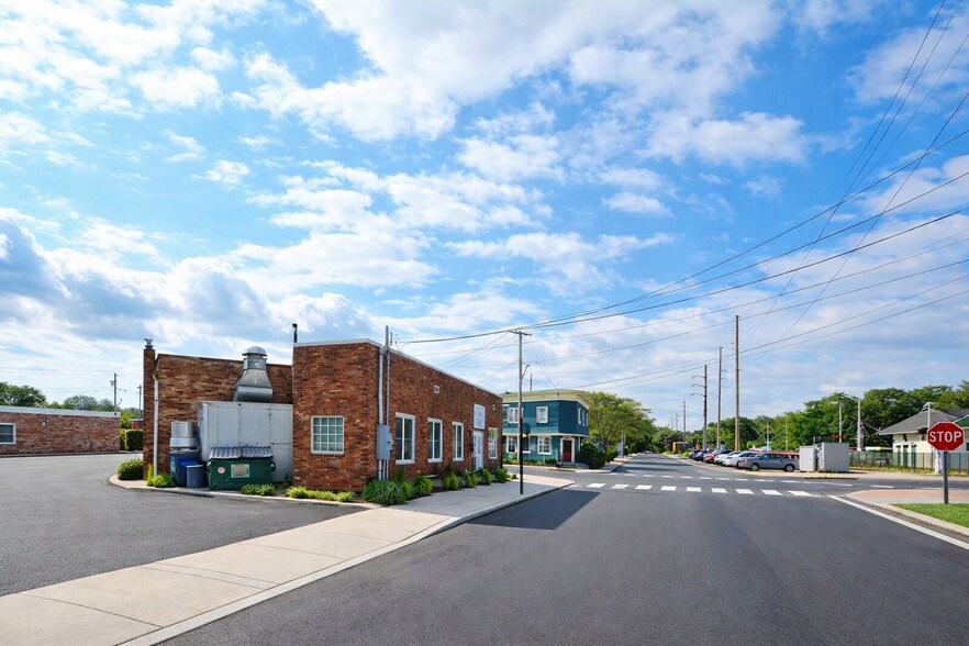 More Photos Of 503 Lake Ave, Saint James Freestanding For Sale