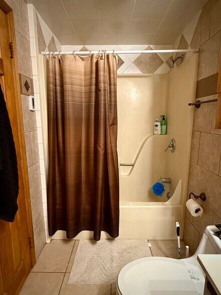 More Photos Of 11 Clinton Ave, Cortland Apartments For Sale