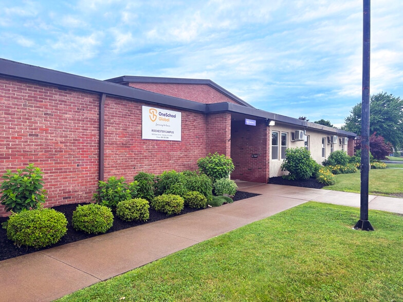 Primary Photo Of 985 Ebner Dr, Webster Schools For Sale