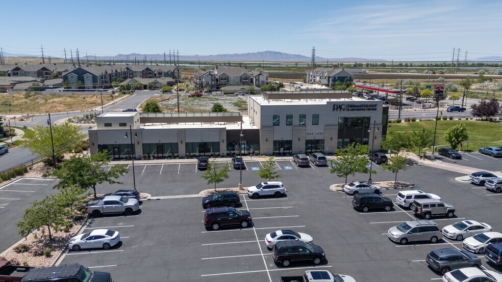 More Photos Of 1222 W Legacy Crossing Blvd, Centerville Freestanding For Lease