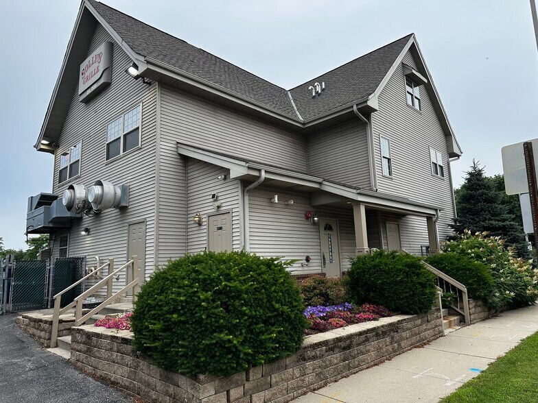 More Photos Of 4629 N Port Washington Rd, Milwaukee Restaurant For Sale