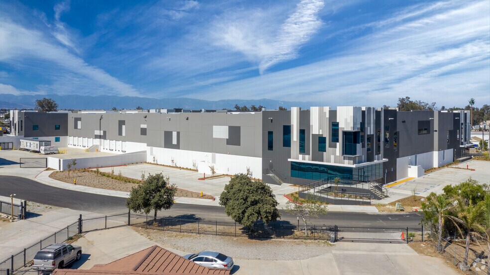 More Photos Of 14074 Rancho Ct, Fontana Warehouse For Lease