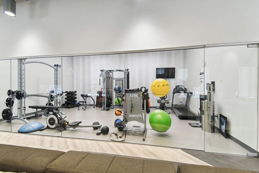 More Photos Of 924 Hale Ave, Brooksville Office For Sale